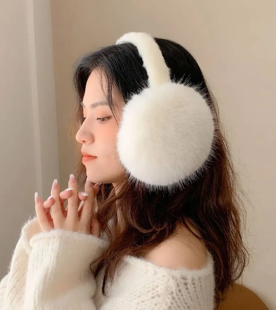 گوش گیر خزدار پوم پوم زمستانه