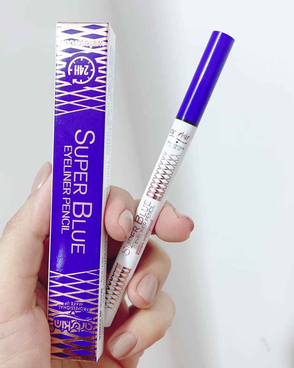 خط چشم ماژیکی حرفهای آبی آرت اسکین